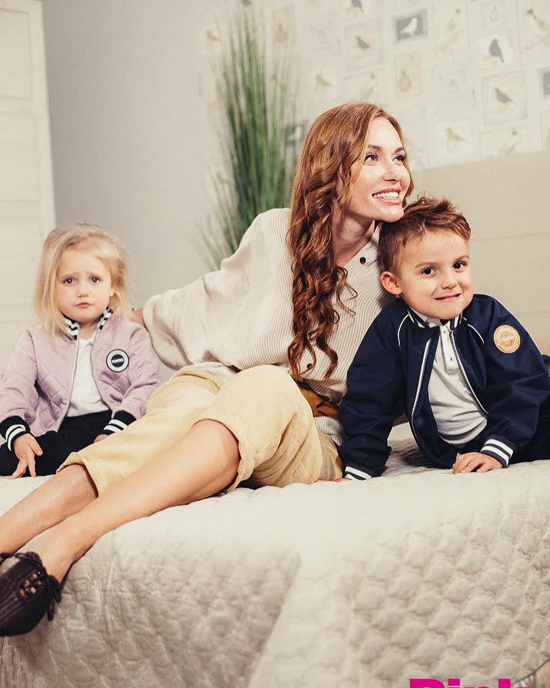Такі солодкі: Слава з НеАнгелів розчулила мережу фотосесією з дітьми