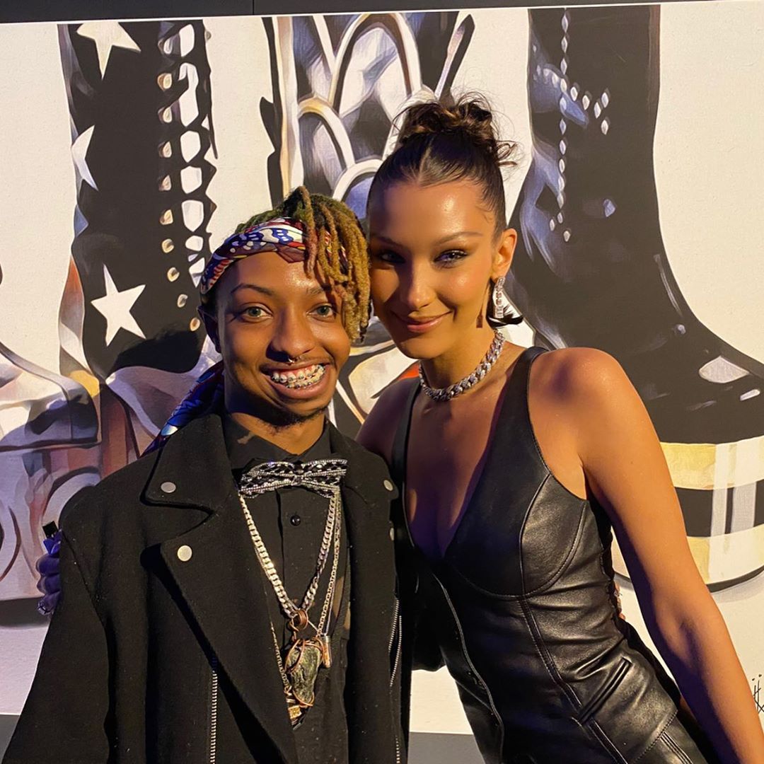 Соблазнительная бунтарка: Белла Хадид демонстрирует точеную фигуру в кожаном костюме