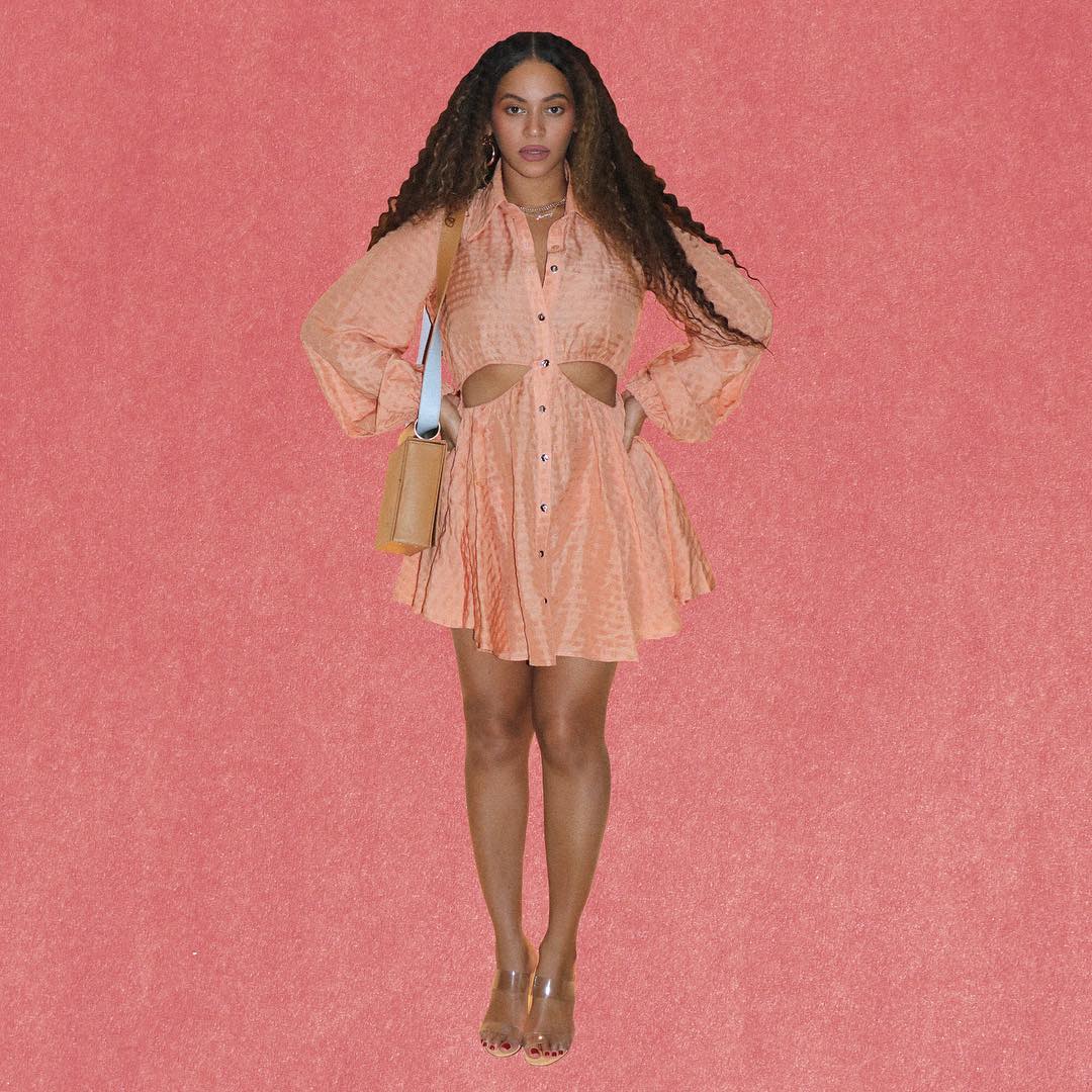 Персик в тренде: Бейонсе восхитила сеть стильными образами