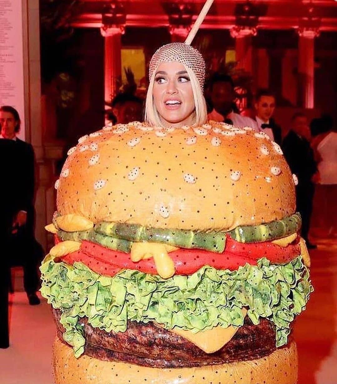 Ваша люстра розкішніше: Оля Полякова звинуватила Кеті Перрі в плагіаті