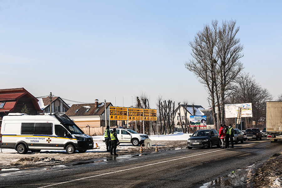 Ивано-Франковск на карантине: какая ситуация на дорогах и блокпостах сегодня (фото)