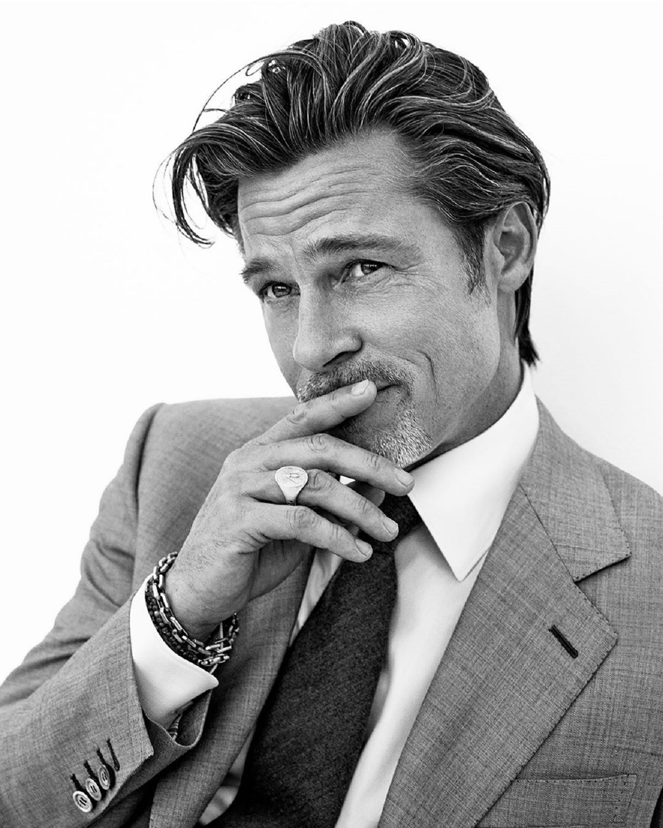 Новый роман ему на пользу: 56-летний Брэд Питт восхитил сеть помолодевшим внешним видом