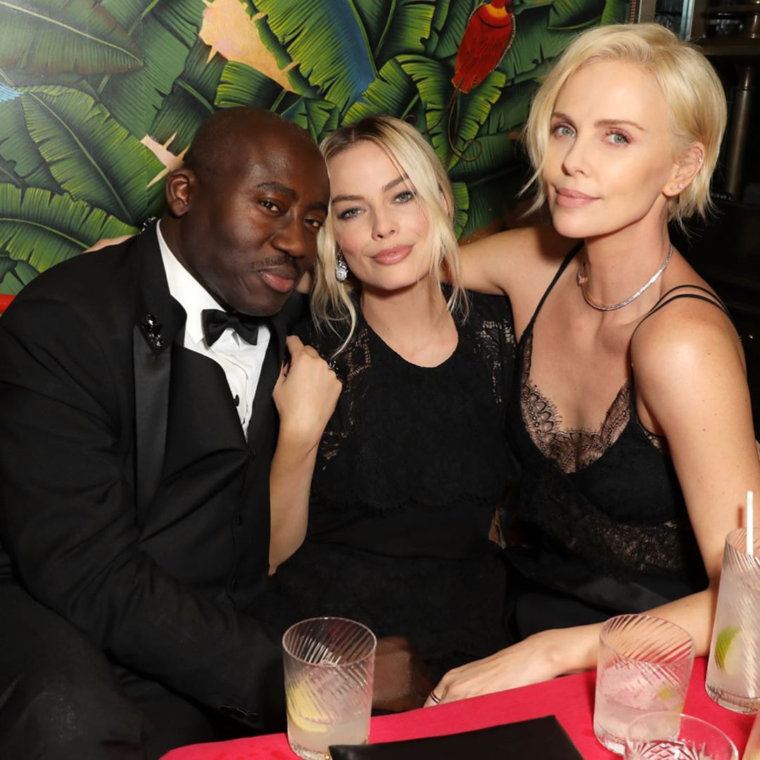 Бездоганна: Шарліз Терон показала, як візуально зробити фігуру більш стрункою