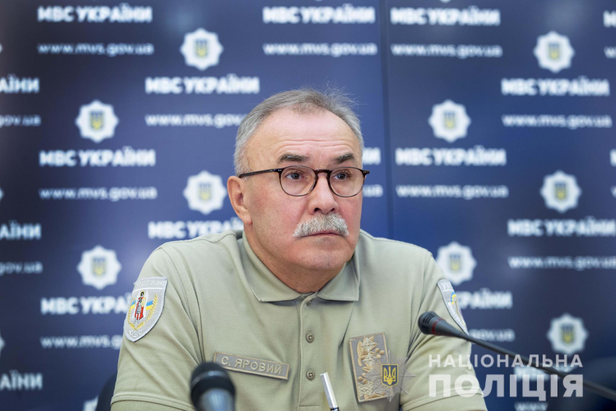 Пирожки по 5 копеек и гастролеры с битами: как прошли выборы в Раду 2019