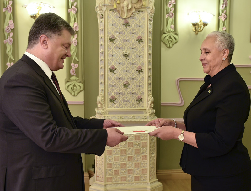 Порошенко принял верительные грамоты у послов ряда иностранных государств