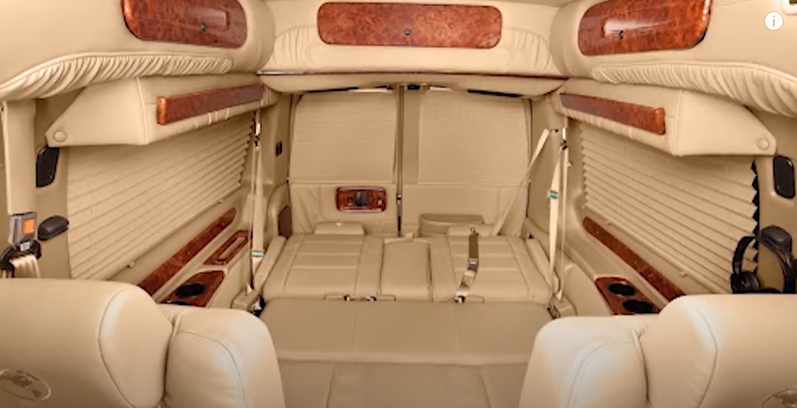 Появились фото авто-"звездовоза" Поляковой за три миллиона