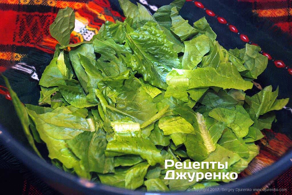 Кулинар поделился классическим рецептом "Цезаря": справится даже новичок!