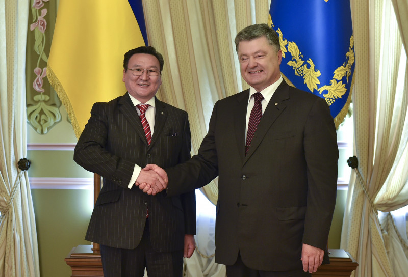 Порошенко принял верительные грамоты у послов ряда иностранных государств