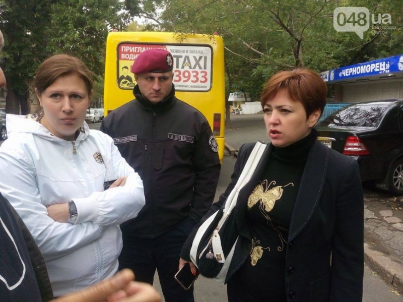 В центре Одессы военные перекрыли дорогу в знак протеста