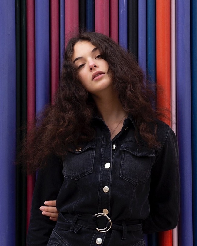 Вся в маму: дочь Моники Беллуччи восхитила красотой в рекламной кампании Dolce &amp; Gabbana