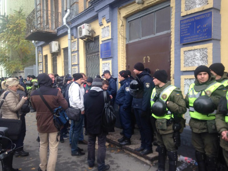 Суд над Коханівським: будівлю оточили близько 70 правоохоронців