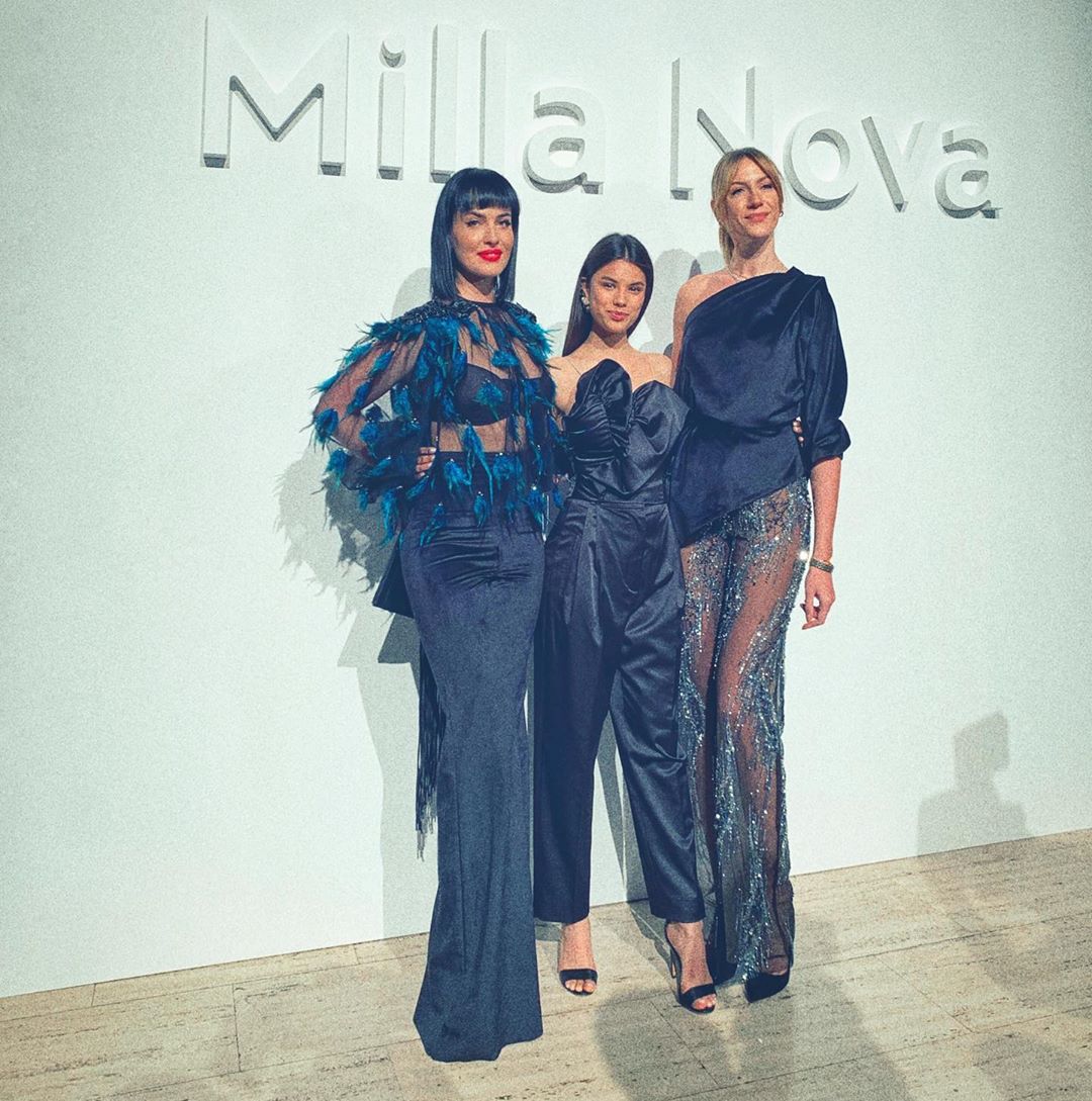 "Попа огонь": Леся Никитюк взбудоражила дерзким образом в прозрачных брюках