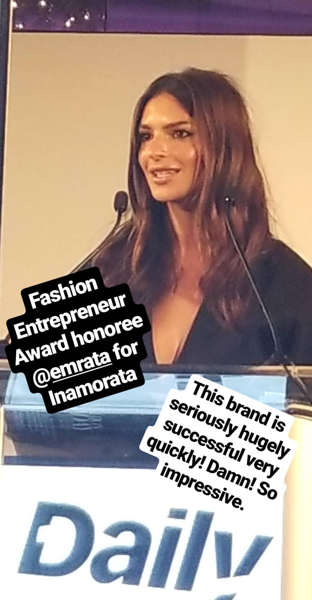 Сміливо! Емілі Ратаковскі з'явилася на світському заході в купальнику