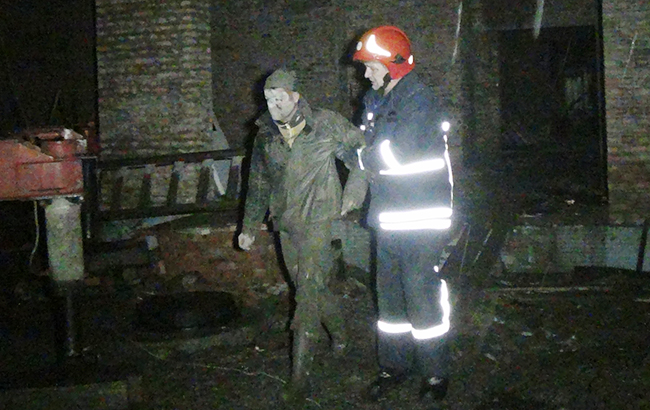 В Івано-Франківську обвалилася стіна, є загиблий і потерпілі