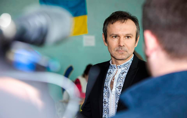 Скоро представит команду: Вакарчук собрался идти на выборы