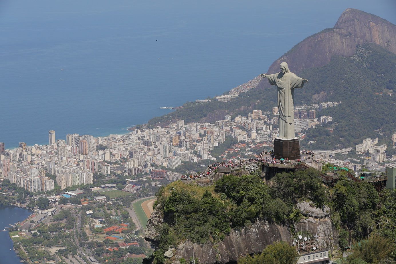 "Приставили пістолет до скроні": Комарів про зустріч з наркобароном і перестрілки в Бразилії