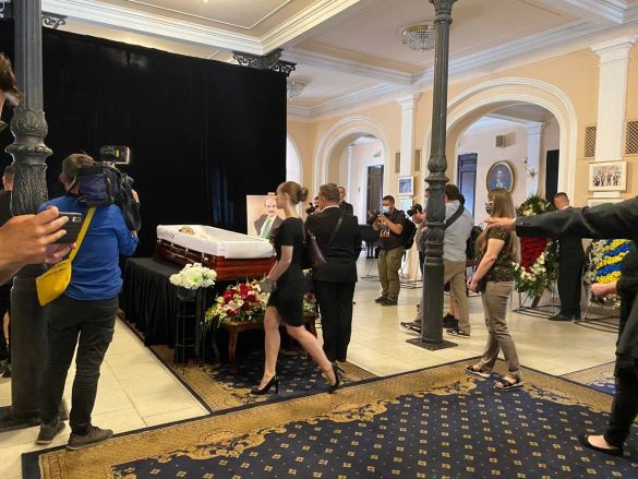 У Києві попрощалися з легендарним хореографом Григорієм Чапкісом (фото)