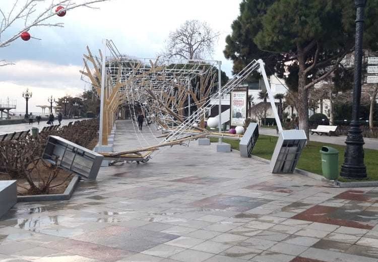 Майже кінець світу: на Крим обрушився потужний ураган