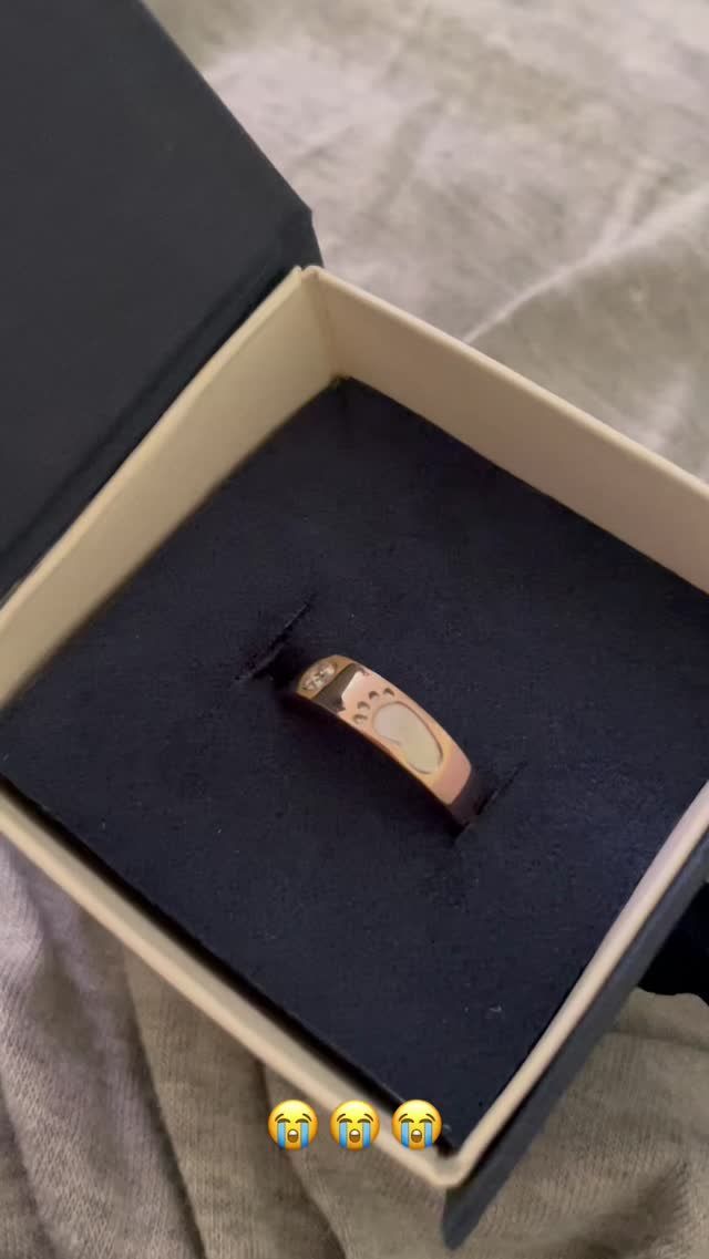 Дружина Віктора Павліка показала, що він подарував їй за народження сина (фото)