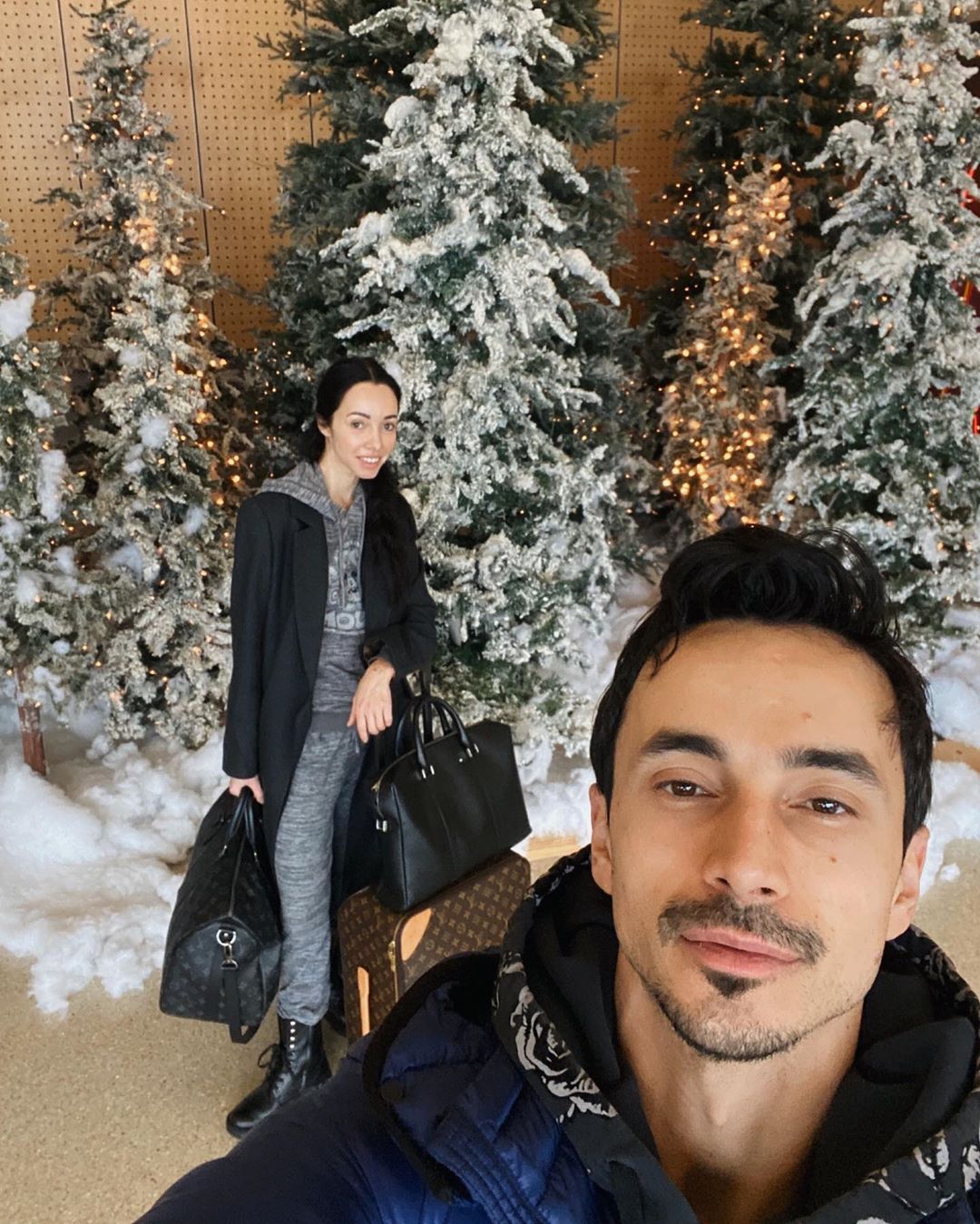 "Как так ноги можно выкрутить": Кухар озадачила сеть "странным" расположением ног