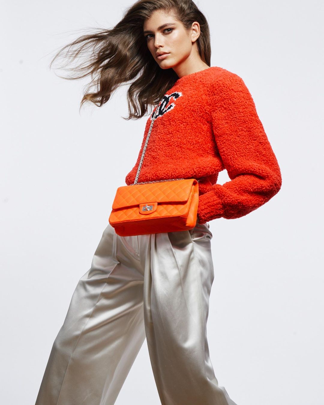 Сама жіночність: модель-трансгендер Валентина Сампайо красується на обкладинці глянцю