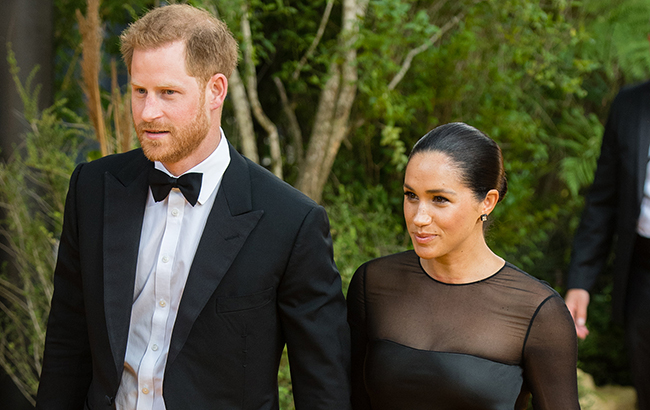 Принц Гарри извинился за частный самолет, но его снова уличили во лжи