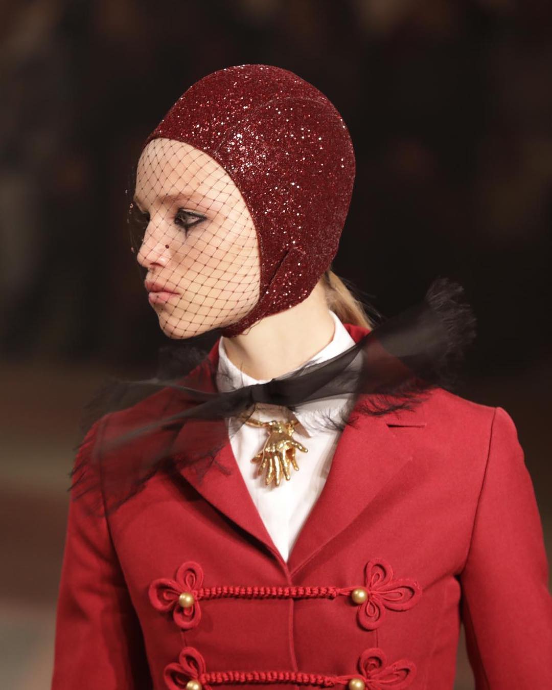 Неделя высокой моды в Париже: Christian Dior устроил "парад мечты" под куполом шапито (фото)