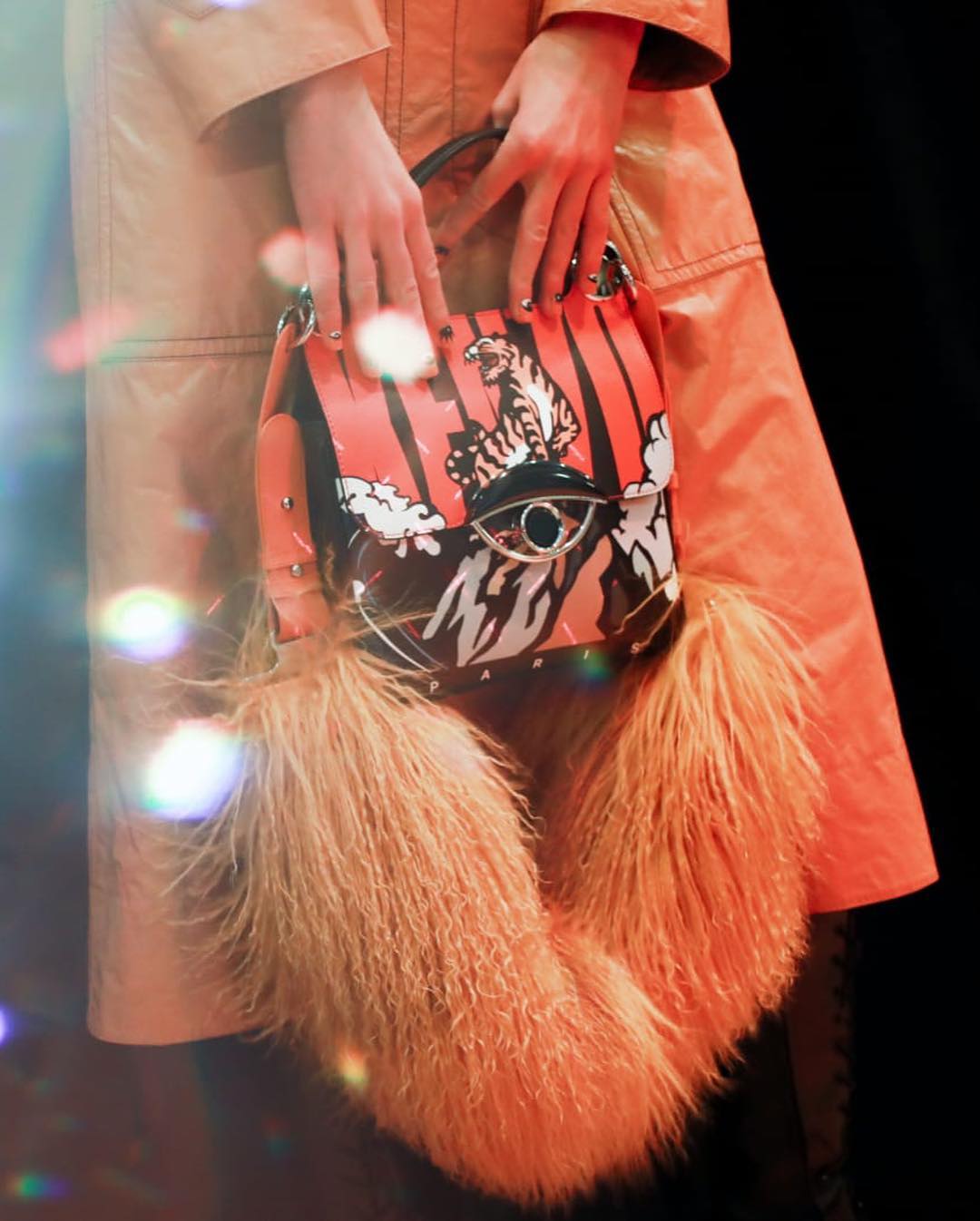 Перуанский шаманизм и всевидящий глаз: KENZO представил "мистическую" коллекцию FW 2019/20