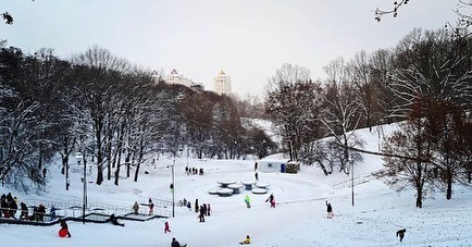 В Киеве устроили свой Буковель: как развлекаются украинцы