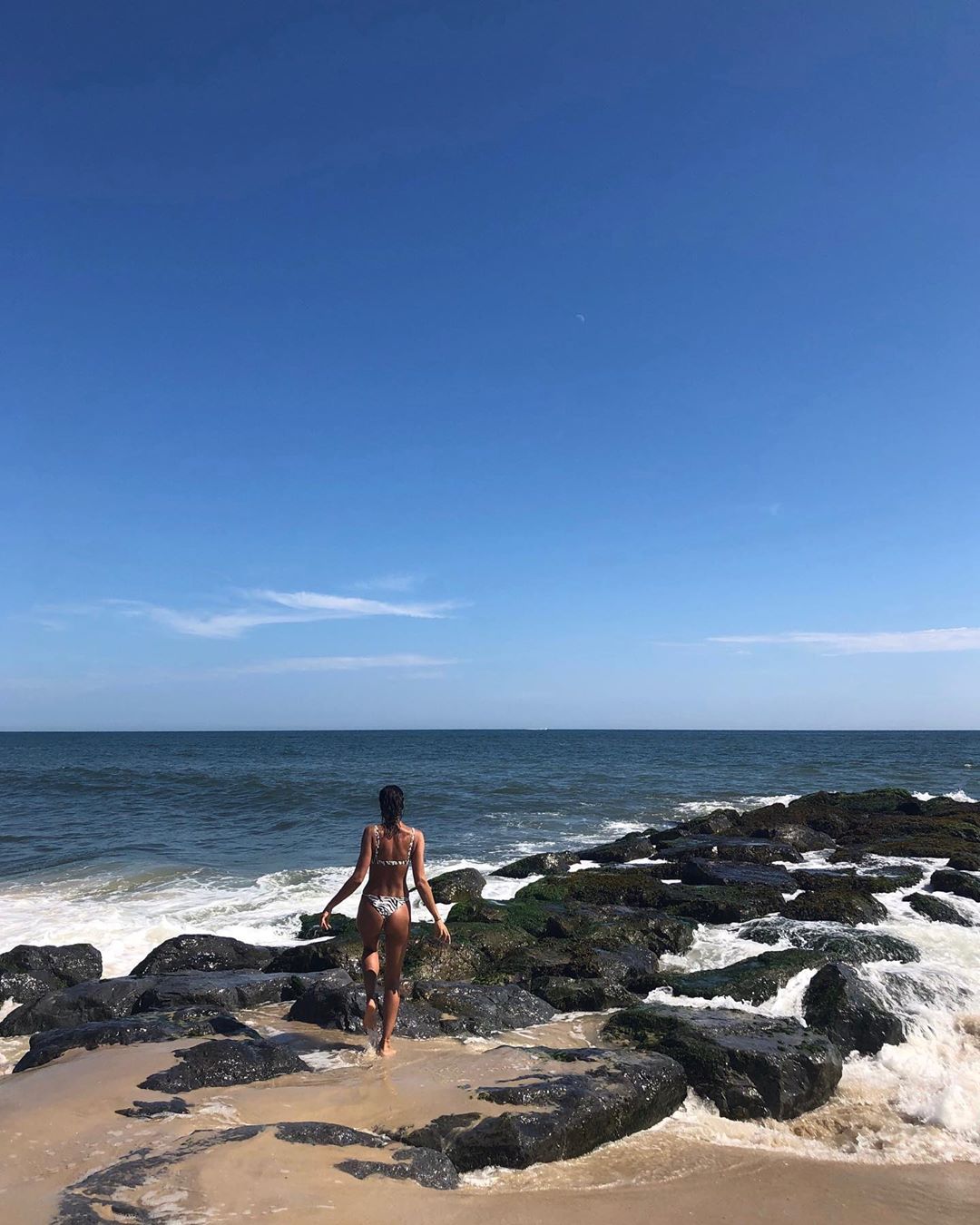 Вона ідеальна: Ірина Шейк показала струнке тіло у відвертому бікіні