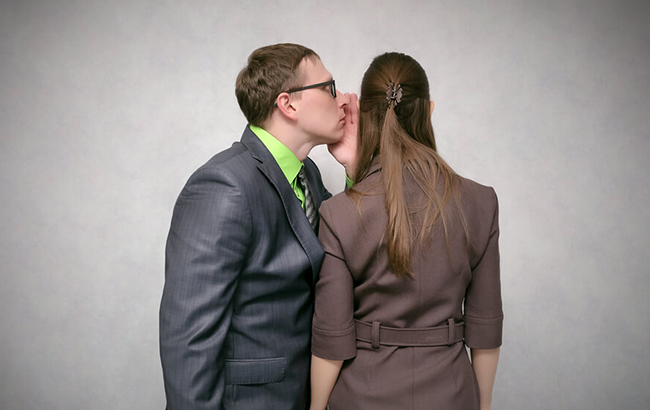 Украинцам предложили заработать на доносах: на сколько можно обогатиться