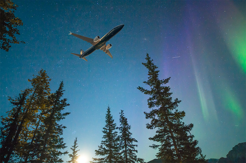 В небо поднялся совершенно новый "Боинг": невероятные фото лайнера 737-10 MAX