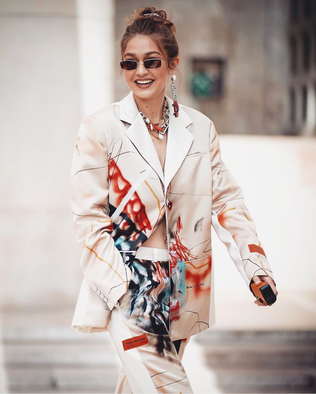 В чем сила, сестра? Звезды демонстрируют, как стильно сочетать вещи "с мужского плеча"