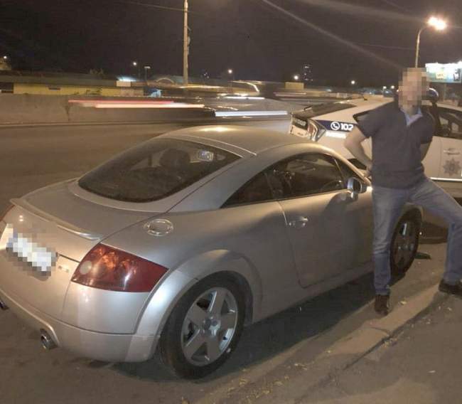 В Киеве патрульные обнаружили у водителя пистолет