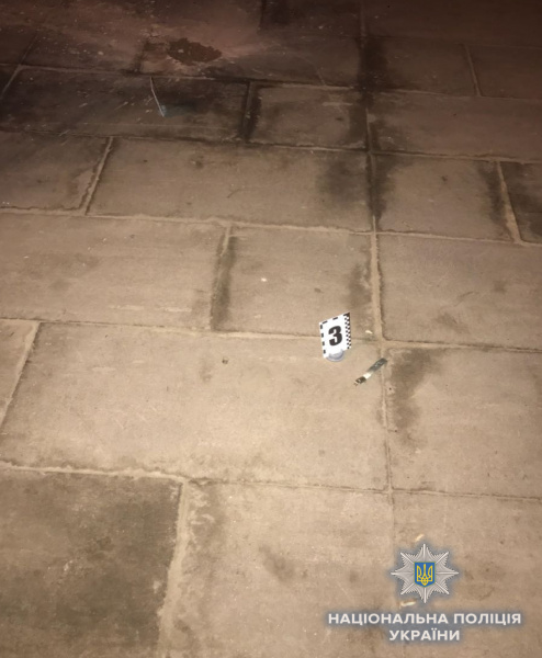 В одном из парков Киева в ходе конфликта произошел взрыв, есть пострадавшие