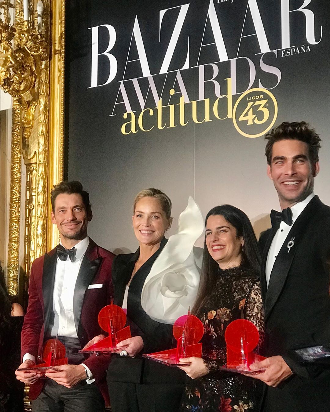 Стильная и стройная: 61-летняя Шэрон Стоун покорила молодым внешним видом и безупречной фигурой