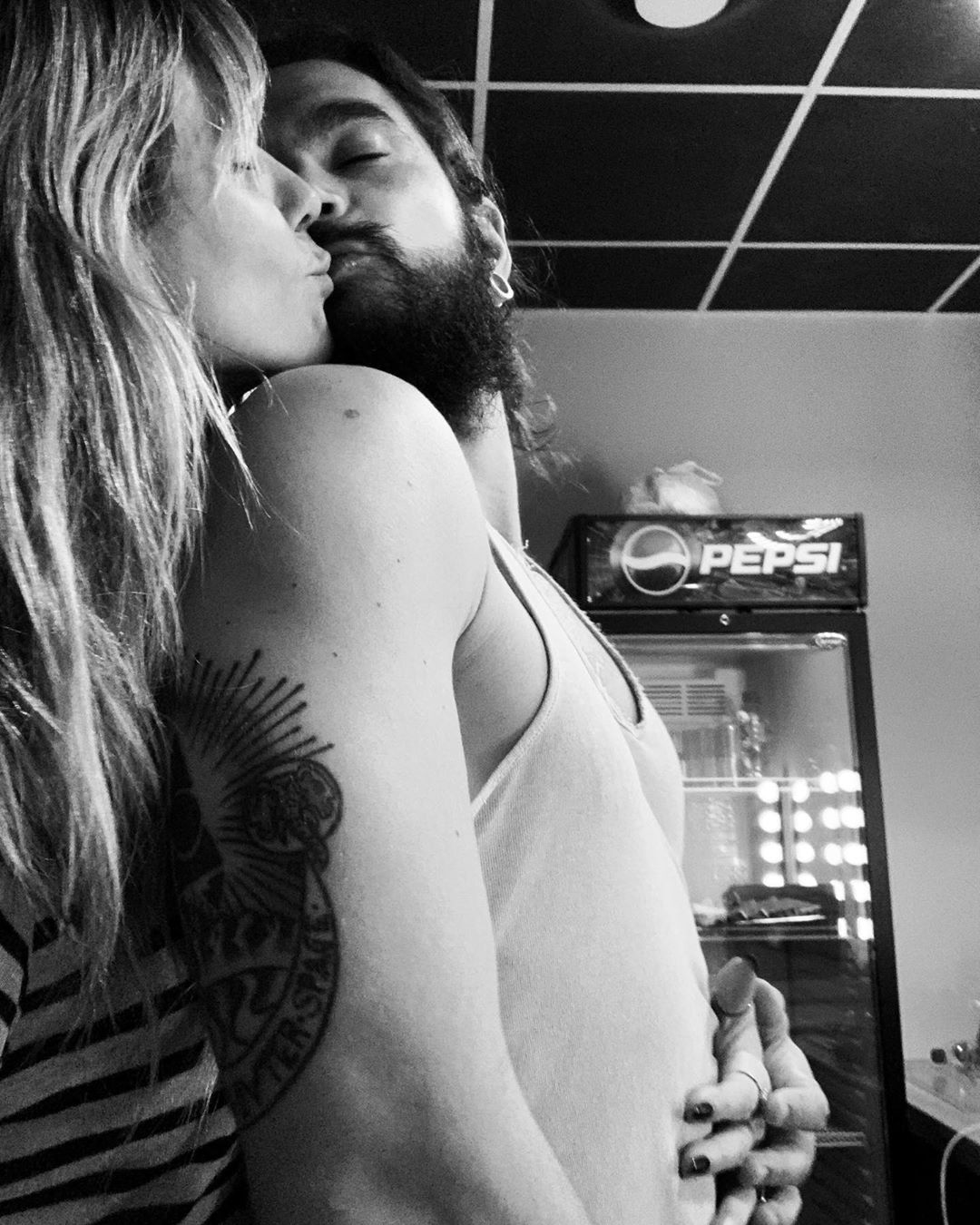 Горячая брюнетка: 45-летняя Хайди Клум показала, как выглядела в молодости