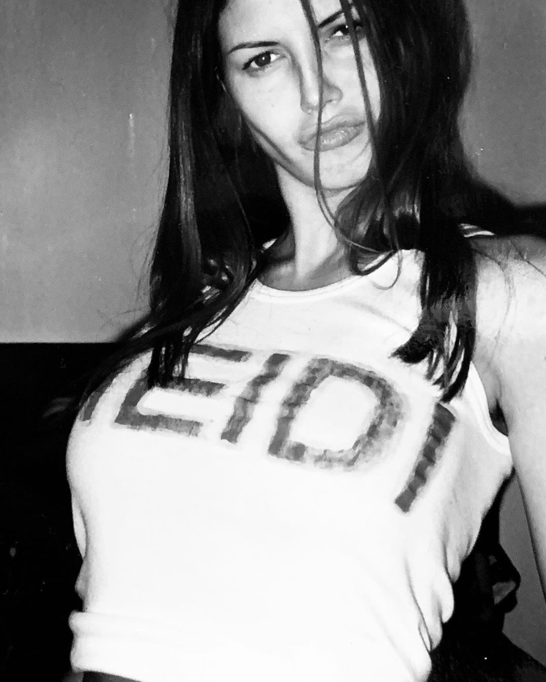 Горячая брюнетка: 45-летняя Хайди Клум показала, как выглядела в молодости