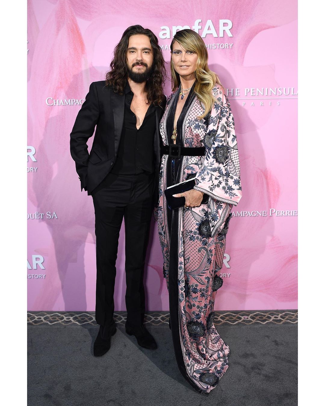 Стильная парочка: Хайди Клум и Том Каулитц демонстрируют необычные образы и пылкие чувства