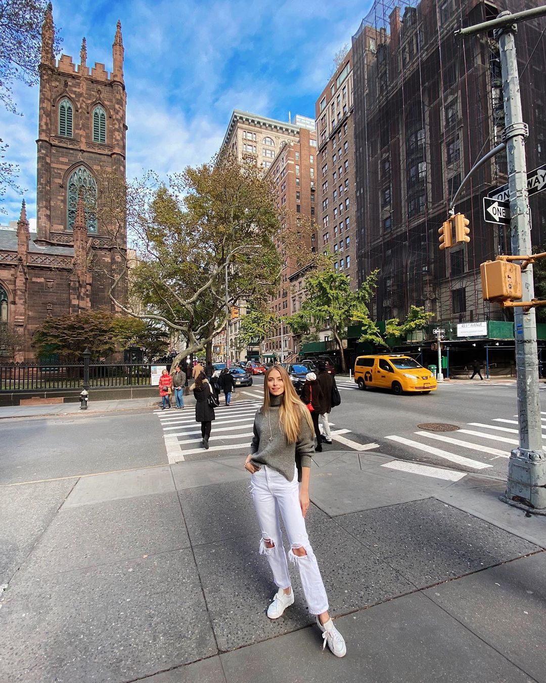 Фото для обложки: внучка Софии Ротару прошлась по Нью-Йорку в "дерзком" образе