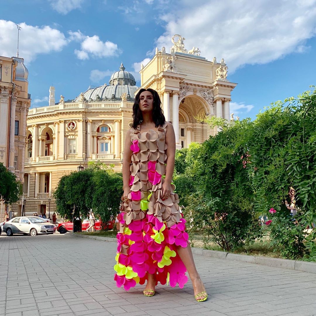 "Самая стильная": Джамала впечатлила эффектными нарядами в Одессе