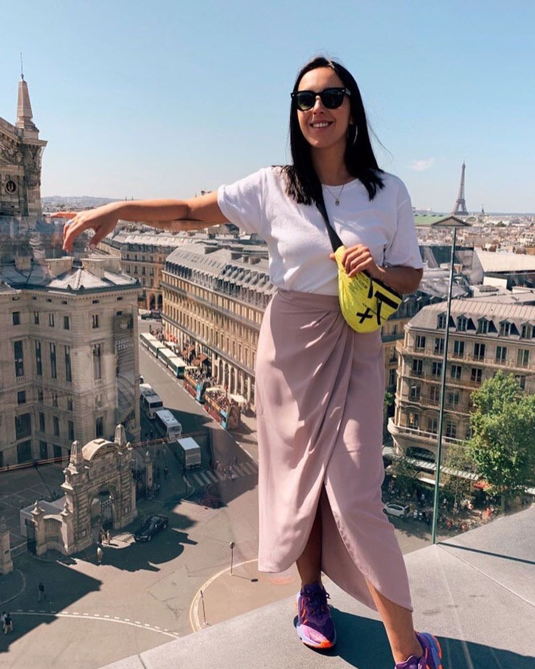 "Прекрасный день": Джамала прогулялась по Парижу в стильном летнем образе