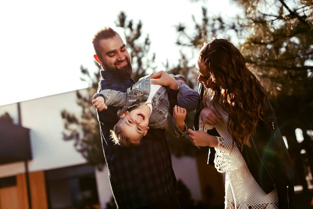 "Неймовірно милі": солістка The Hardkiss підкорила мережу сімейною фотосесією