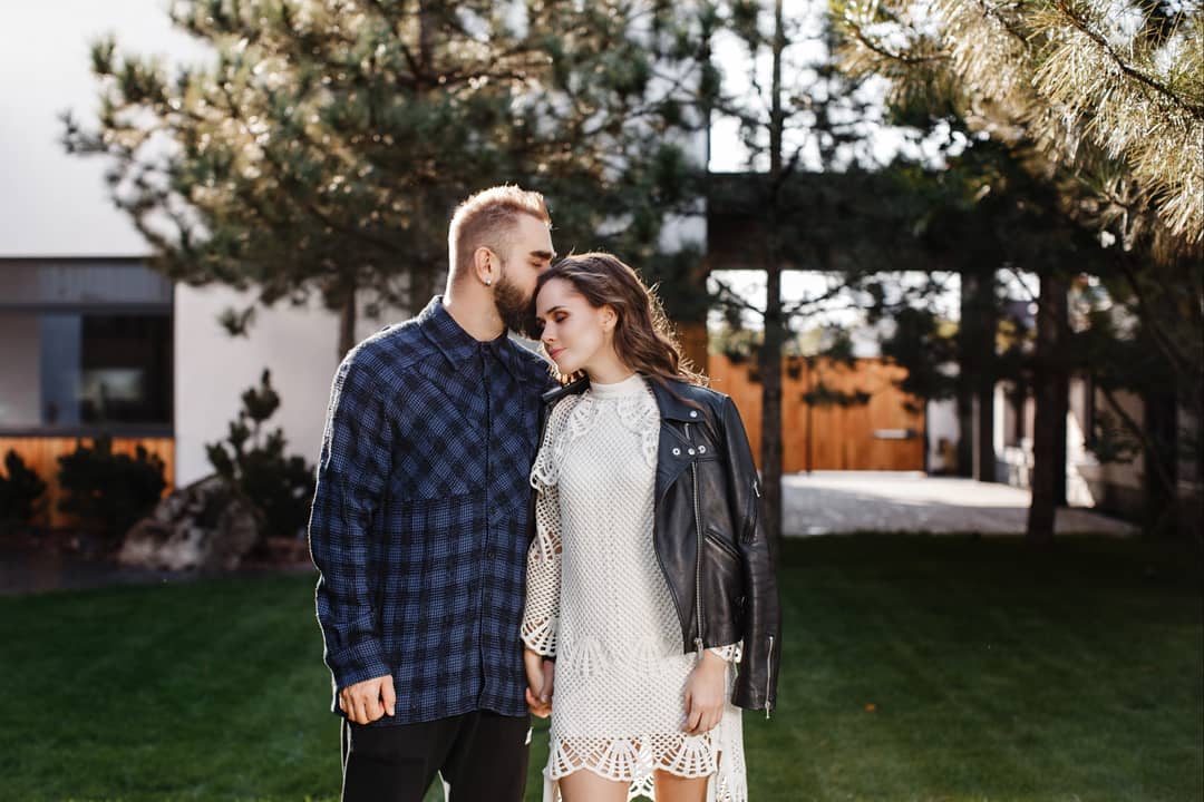 "Неймовірно милі": солістка The Hardkiss підкорила мережу сімейною фотосесією