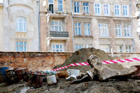 Археологи обнаружили захоронения жертв советских репрессий в ходе раскопок во Львове