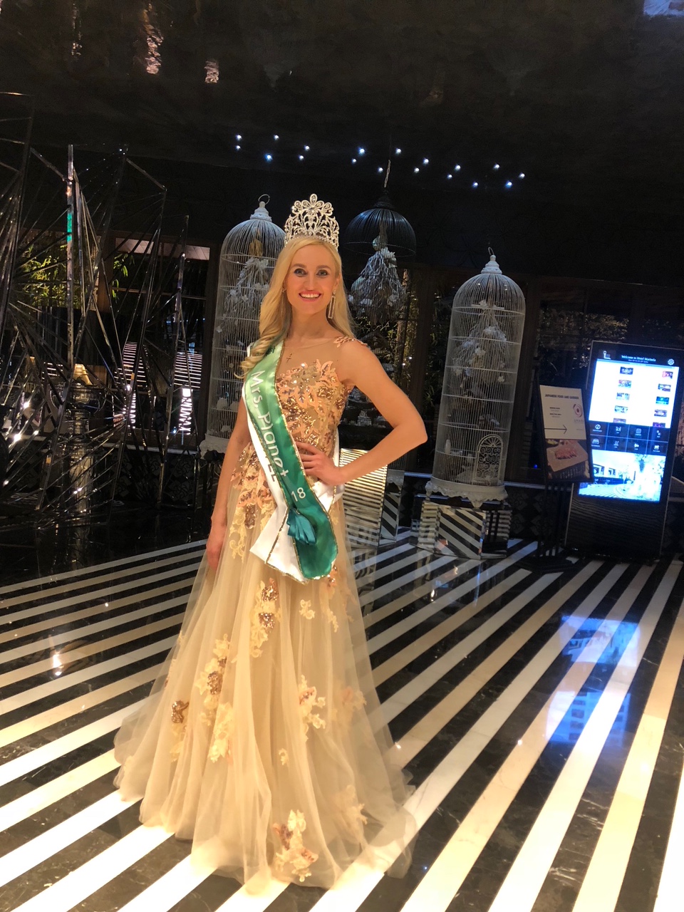 Украинка победила на конкурсе красоты "Миссис Планета 2018"