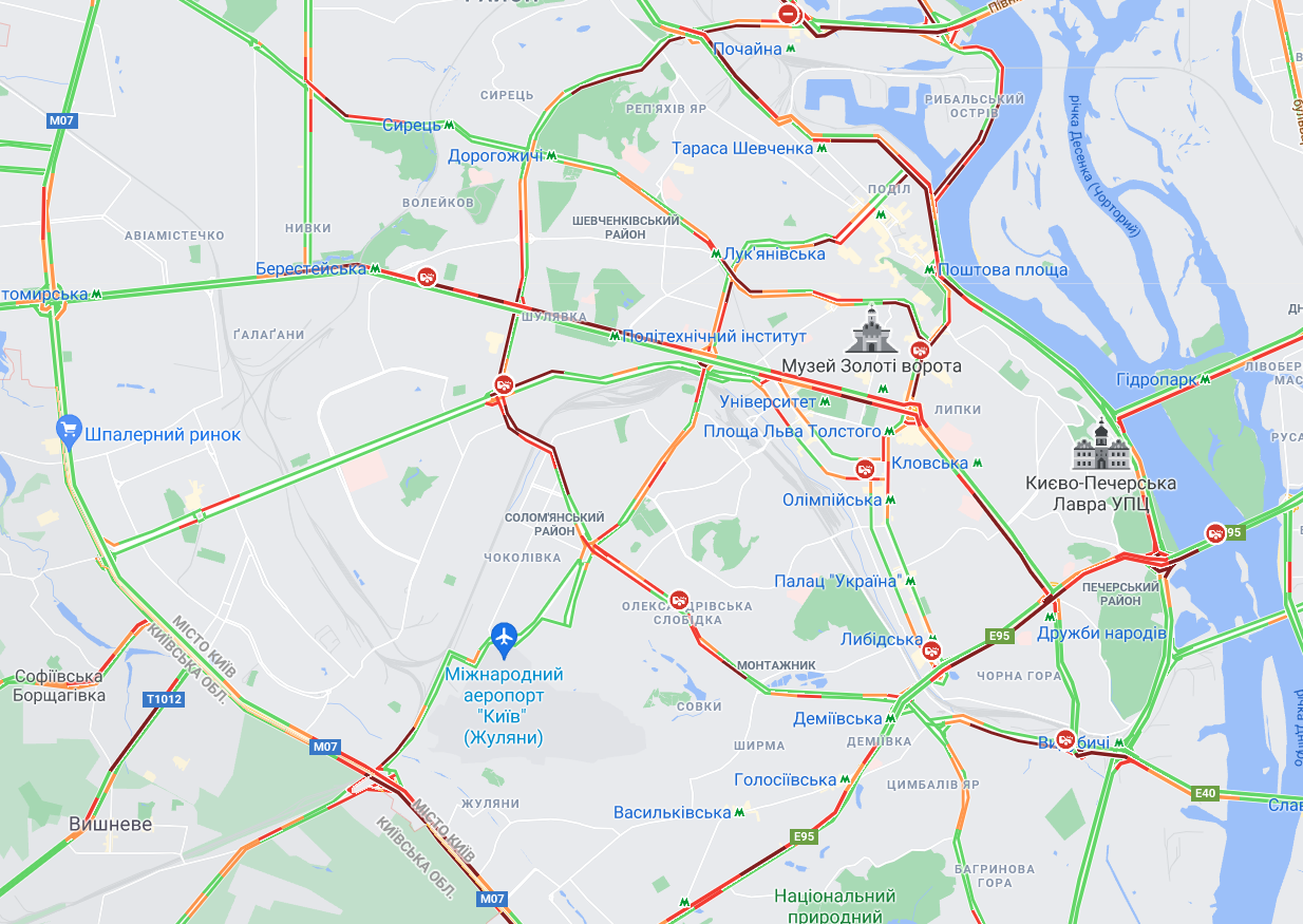 Киев сковали 9-балльные пробки: какие дороги лучше объехать