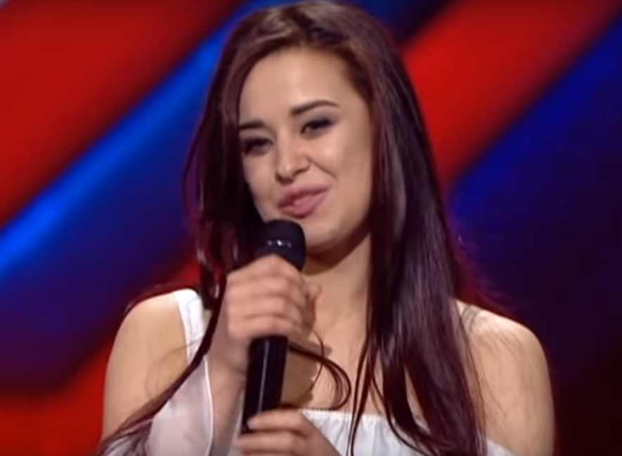 Х-фактор 9: жена украинского популярного исполнителя восхитила публику красотой