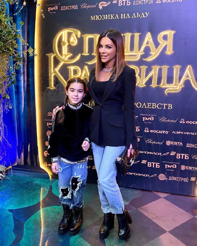 Ани Лорак оказалась в центре скандала: бедное дите в рванье привела