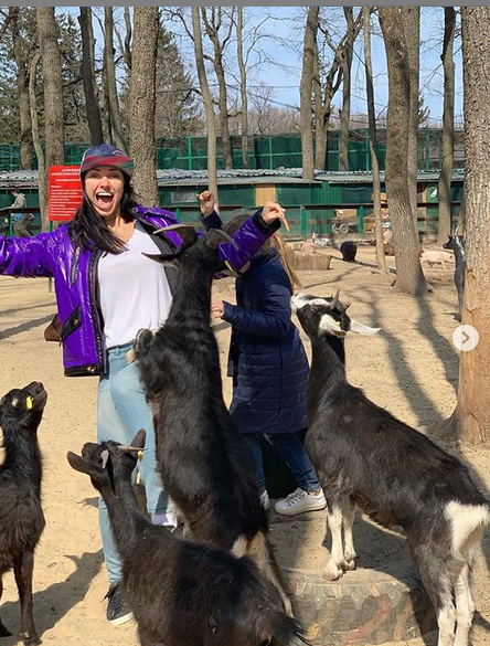 "Відбиваюся, як можу": Віка з Неангелів поскаржилася на раптовий "напад"